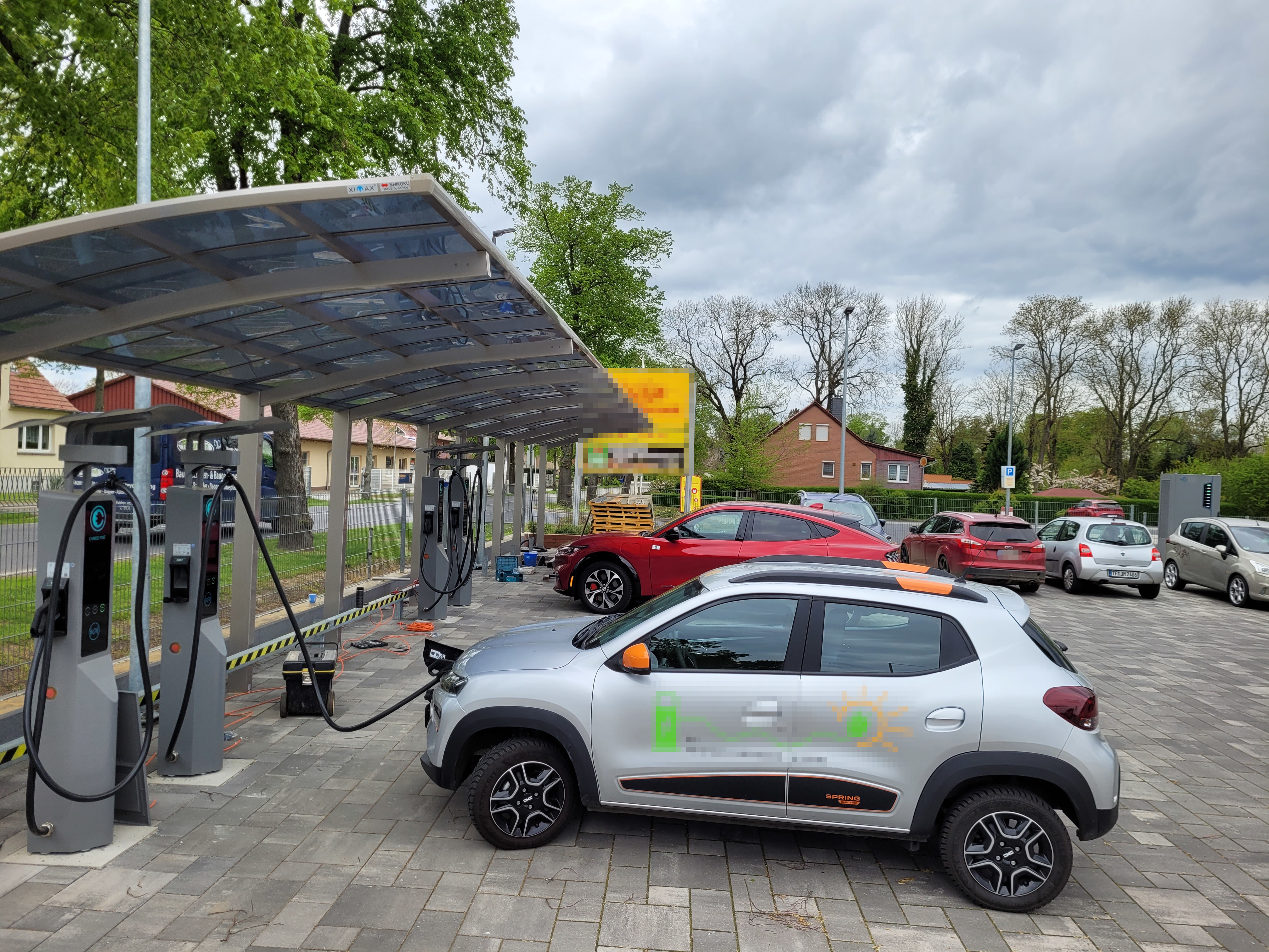 480 kW Satelliten DC Schnelllader mit 4 CCS Ladepunkten 